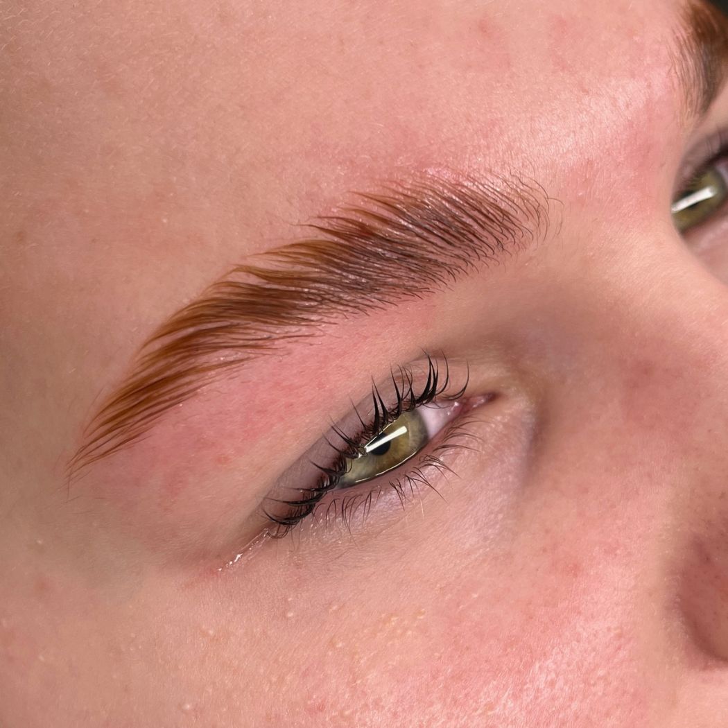 Browlifting bei Aesthetik by Ina Zierhut