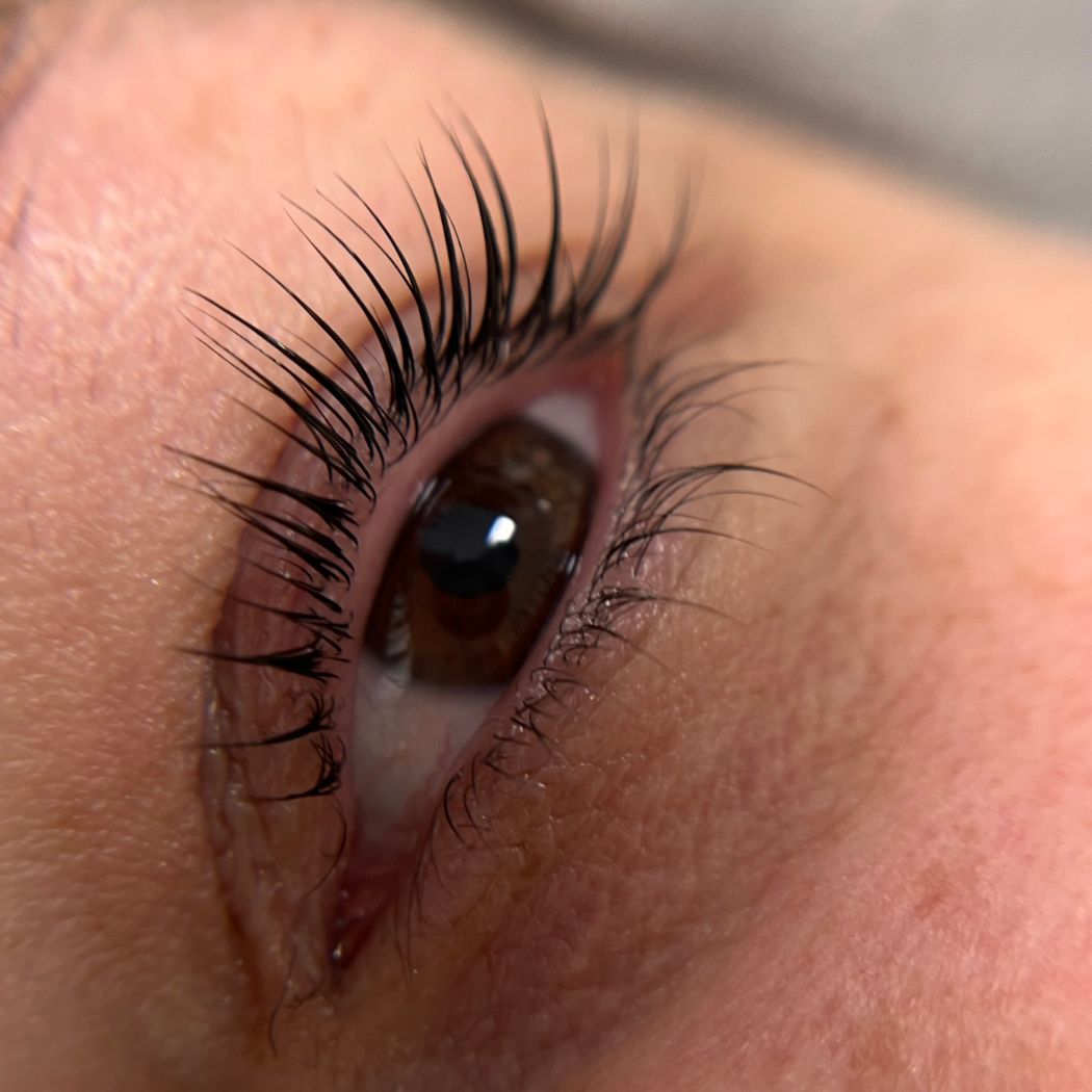 Wimpernlifting bei Aesthetik by Ina Zierhut